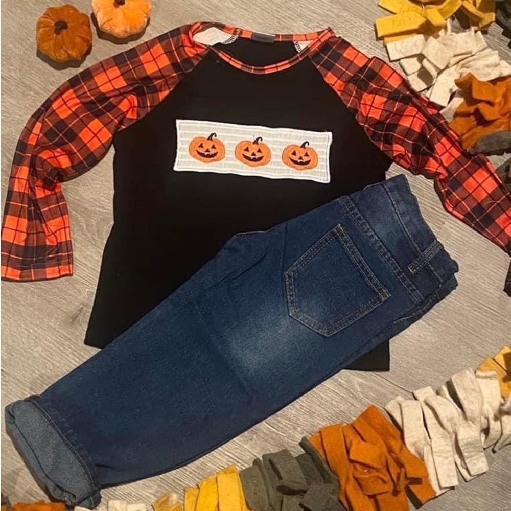 🎀SOLD🎀.Pumpkin Long Sleeve with jeans